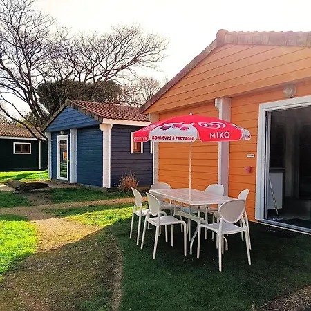 Ushuaia Village Les De Mouliere Camping *