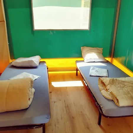 Ushuaia Village Les De Mouliere Camping