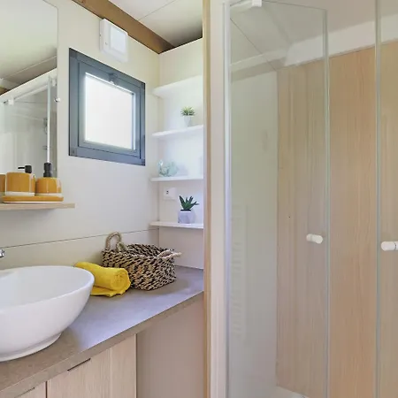 Ushuaia Village Les De Mouliere * Vouneuil-sur-Vienne