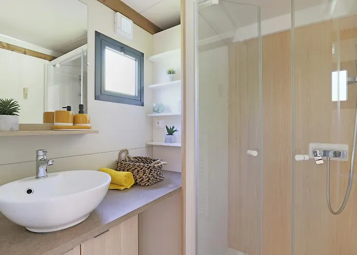 Ushuaia Village Les De Mouliere * Vouneuil-sur-Vienne