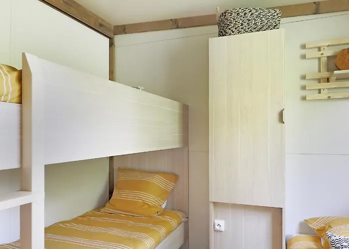 Ushuaia Village Les De Mouliere * Vouneuil-sur-Vienne