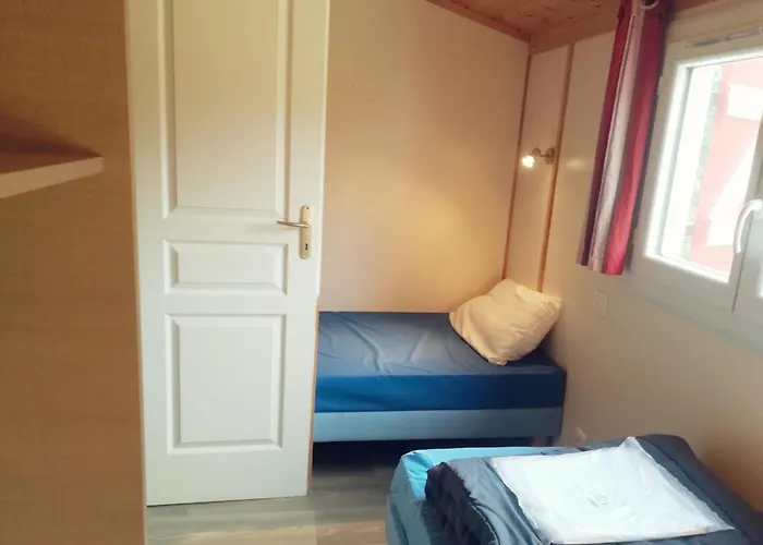 Kemping Ushuaia Village Les De Mouliere