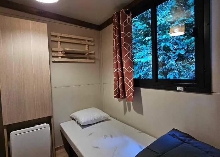 Ushuaia Village Les De Mouliere Kemping