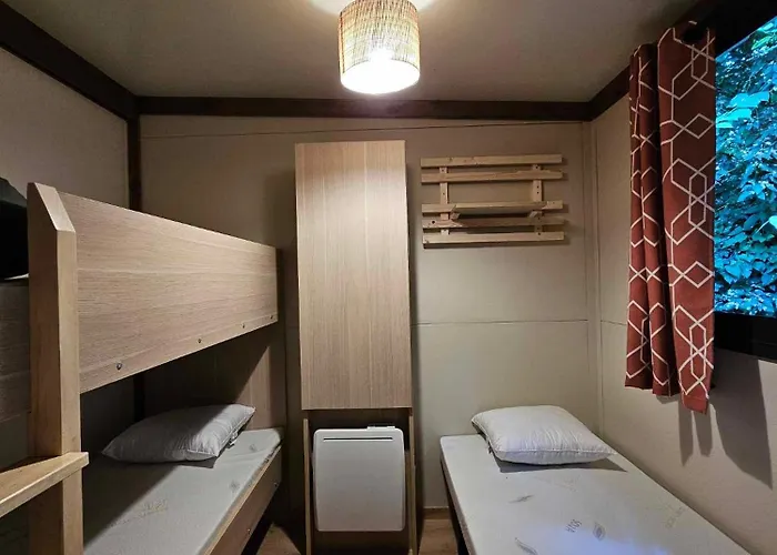 Kemping Ushuaia Village Les De Mouliere *