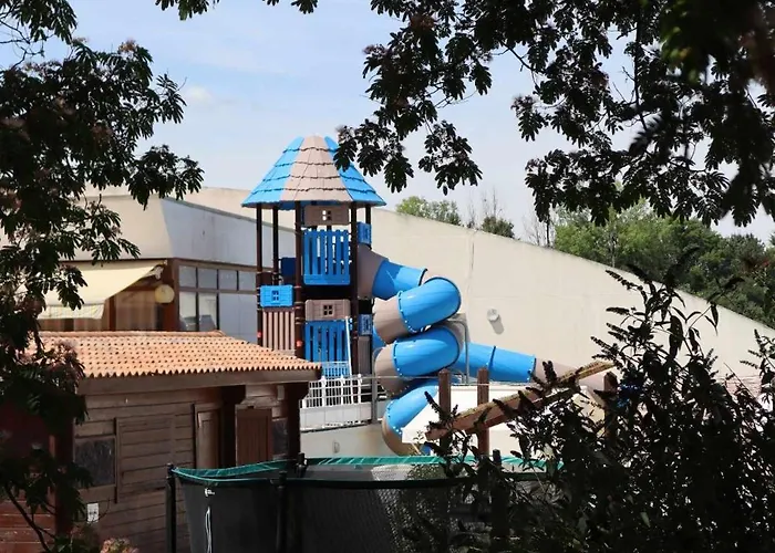 Kemping Ushuaia Village Les De Mouliere *