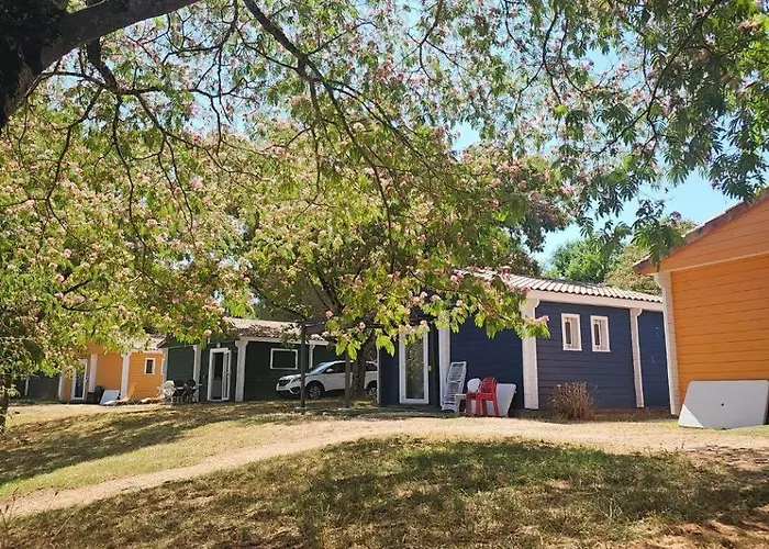 Ushuaia Village Les De Mouliere Kemping